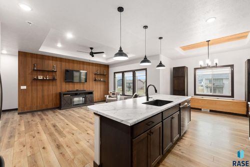 124 Skyline Dr, Valley Springs, SD, 57068-7319 | Card Image