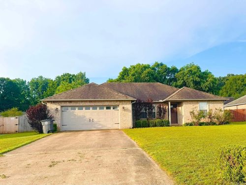 9 Rebecca Ln, Searcy, AR, 72143-7254 | Card Image