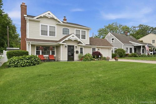 16 Penny Lane, Hempstead, NY, 11756 | Card Image