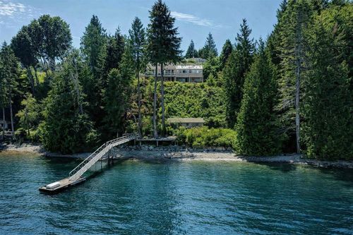 6448 Gale Ave N, Sechelt, BC, V7Z0L1 | Card Image