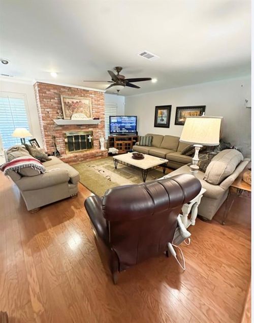 304 Buena Vista St, Altus, OK, 73521-1128 | Card Image