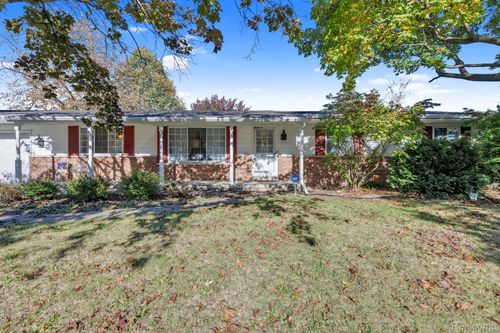 3075 Wagon Trl, Flint, MI, 48507-1213 | Card Image