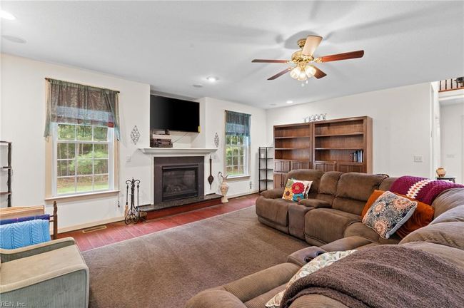 2234 Creekway Dr, House other with 5 bedrooms, 5 bathrooms and null parking in Smithfield VA | Image 8