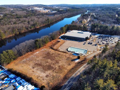 321 W River Rd, Hooksett, NH, 03106-2635 | Card Image