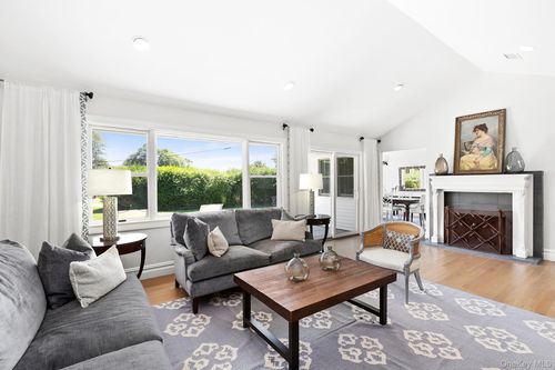 31B Club Ln, Remsenburg, NY, 11960 | Card Image