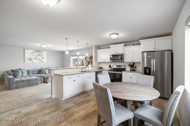 365 Little Greys Loop, House other with 4 bedrooms, 3 bathrooms and null parking in Etna WY | Image 13