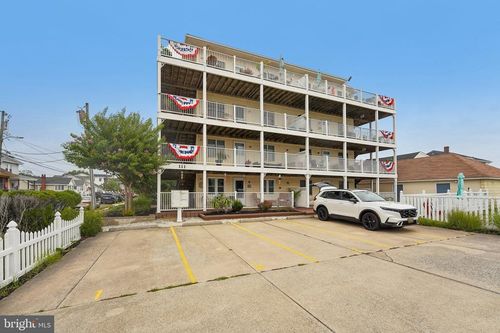 111 W Lavender Rd, WILDWOOD, NJ, 08260-1378 | Card Image