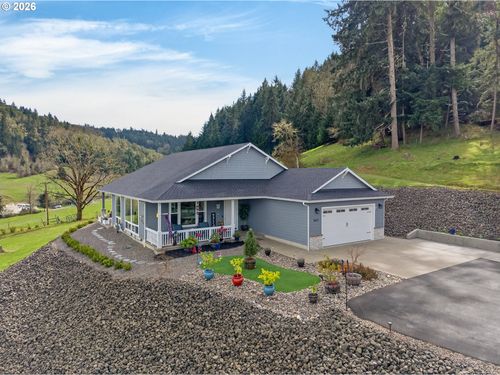 445 Madera Ln, Roseburg, OR, 97471-8686 | Card Image
