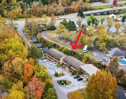 202 Spring Valley Rd, Pigeon Forge, TN, 37863-3674 | Card Image