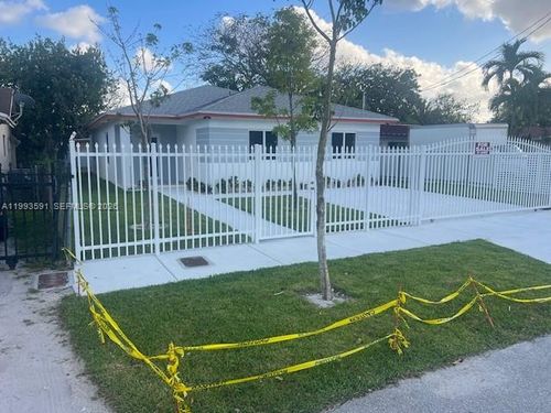 746 Nw 112th St, Miami, FL, 33168-2241 | Card Image