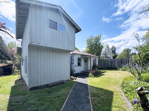 310 1/2 E 31st Ave, Eugene, OR, 97405 | Card Image