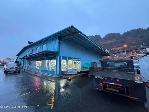 308 & 320 Shelikof St, Kodiak, AK, 99615-6000 | Card Image