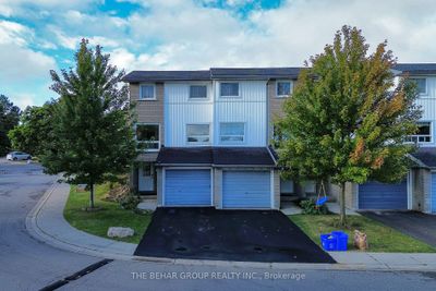 149 - 11 Queenslea Dr, Condo with 3 bedrooms, 2 bathrooms and 2 parking in Hamilton ON | Image 1