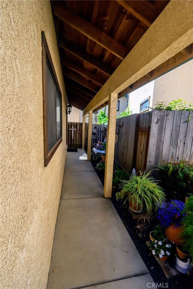 Walkway to Front Door | Image 12