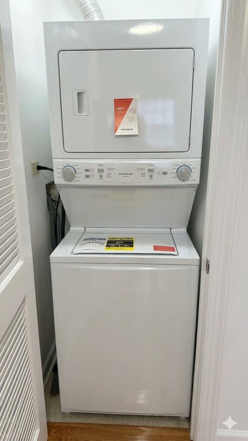 apt-1-843 E 52nd St, Chicago, IL, 60615-3883 | Card Image