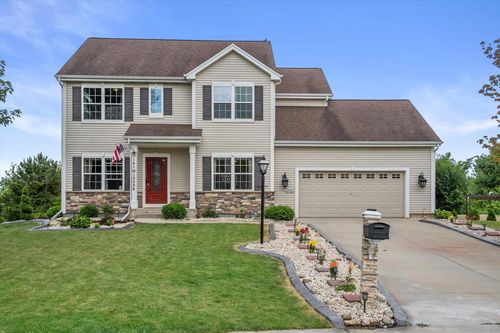 W141N10538 Wooded Hills Drive, Germantown, WI, 53022 | Card Image