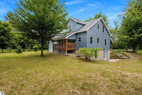 16514 Vondra Rd, Thompsonville, MI, 49683-9599 | Card Image