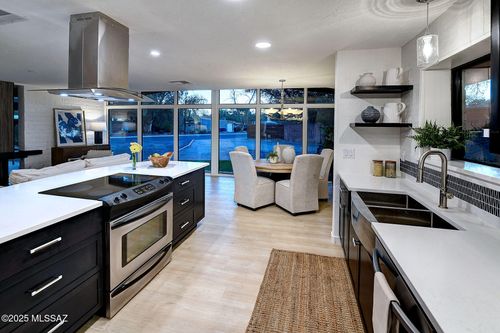 7002 E Mesa Grande Dr, Tucson, AZ, 85715-3229 | Card Image