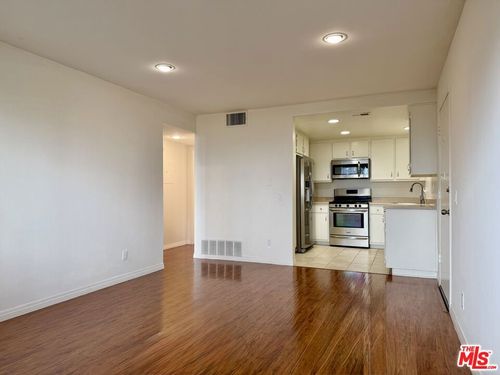 69-1348 E Hillcrest Dr, Thousand Oaks, CA, 91362-2574 | Card Image