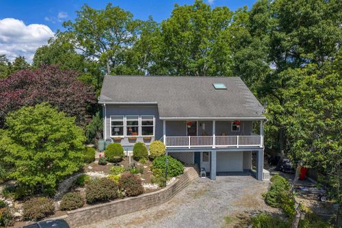 40 Weavers Way, Buena Vista, VA, 24416-4919 | Card Image