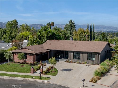 23717 Crosson, Woodland Hills, CA, 91367 | Card Image