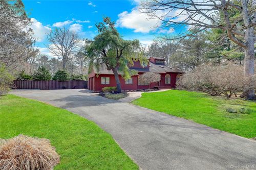 6 Liberty Ln, Miller Place, NY, 11764-3200 | Card Image