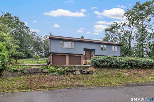 9 Benz St, Ansonia, CT, 06401-2506 | Card Image