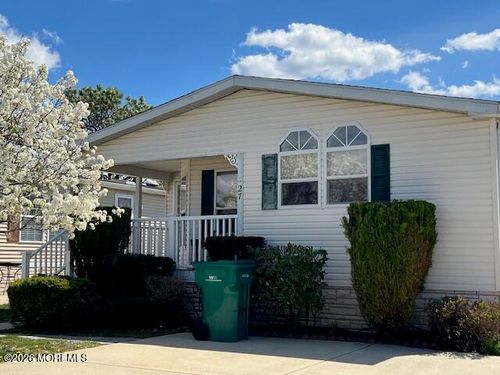 27 Pine Ridge Blvd, Whiting, NJ, 08759-3544 | Card Image