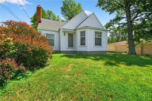8471 Broadview Rd, Broadview Heights, OH, 44147-1903 | Card Image