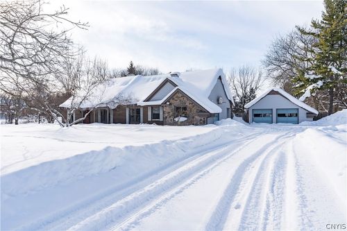 920 Ives St, Watertown, NY, 13601-4242 | Card Image