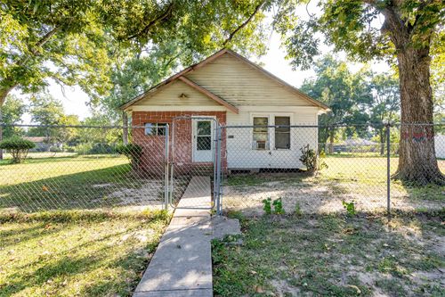 9010 Wheatley St, Houston, TX, 77088-4951 | Card Image