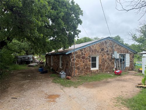 301 S West St, Bangs, TX, 76823-3042 | Card Image