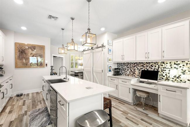 1237 Savona Dr Ne, Townhouse with 4 bedrooms, 3 bathrooms and null parking in St Petersburg FL | Image 9