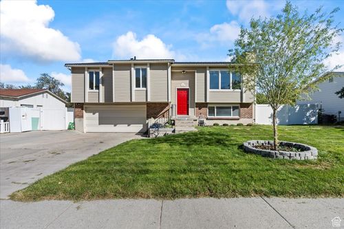 5649 S Bree St, Taylorsville, UT, 84129-3911 | Card Image