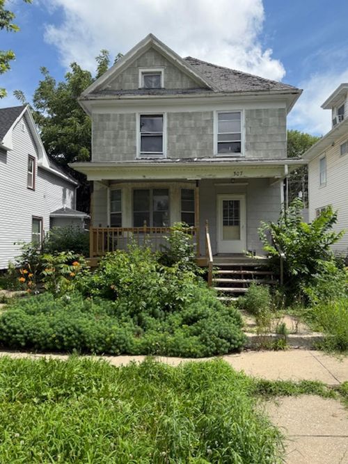 307 Baltimore St, Waterloo, IA, 50701-2625 | Card Image