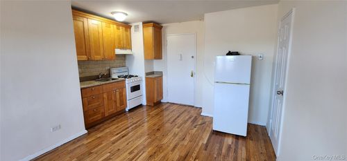 apt-6d-222 Braddock Ave, Queens Village, NY, 11428-1415 | Card Image
