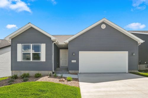 3335 Lincolnshire Rd, Waterloo, IA, 50701-7700 | Card Image