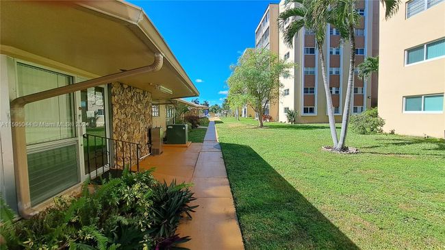 105 - 500 Ne 12th Ave, Condo with 1 bedrooms, 1 bathrooms and null parking in Hallandale Beach FL | Image 4