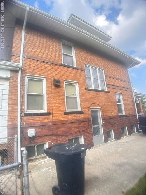 708 Taylor St, Detroit, MI, 48202-1745 | Card Image