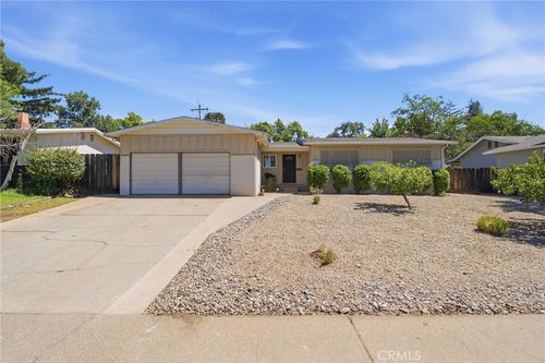 476 Redwood Way, Chico, CA, 95926-1752 | Card Image