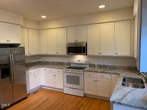311 Columbia Pl E, Chapel Hill, NC, 27516-2161 | Card Image