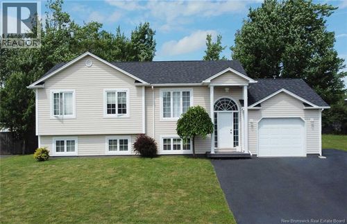 28 Fairisle Dr, Moncton, NB, E1G5J6 | Card Image