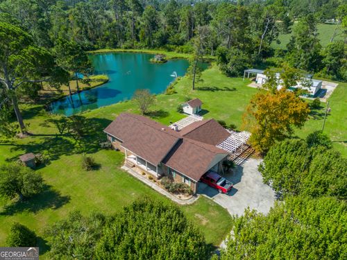 110 Pine Valley Dr, Douglas, GA, 31535-2902 | Card Image