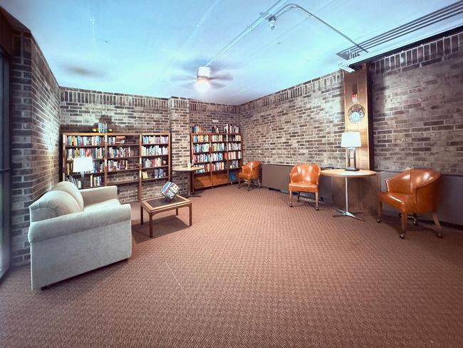 The library is a perfect place to relax | Image 21