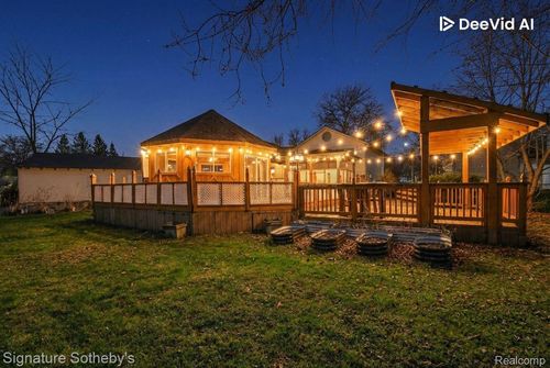 2067 Champagne Dr, Ann Arbor, MI, 48108-2558 | Card Image