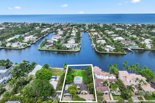 2 Fisher Ln, Delray Beach, FL, 33483-5626 | Card Image