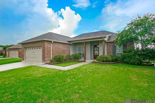 29561 Adora Ave, Denham Springs, LA, 70726-1858 | Card Image