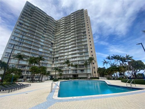 apt-12b-2451 Brickell Ave, Miami, FL, 33129-2469 | Card Image