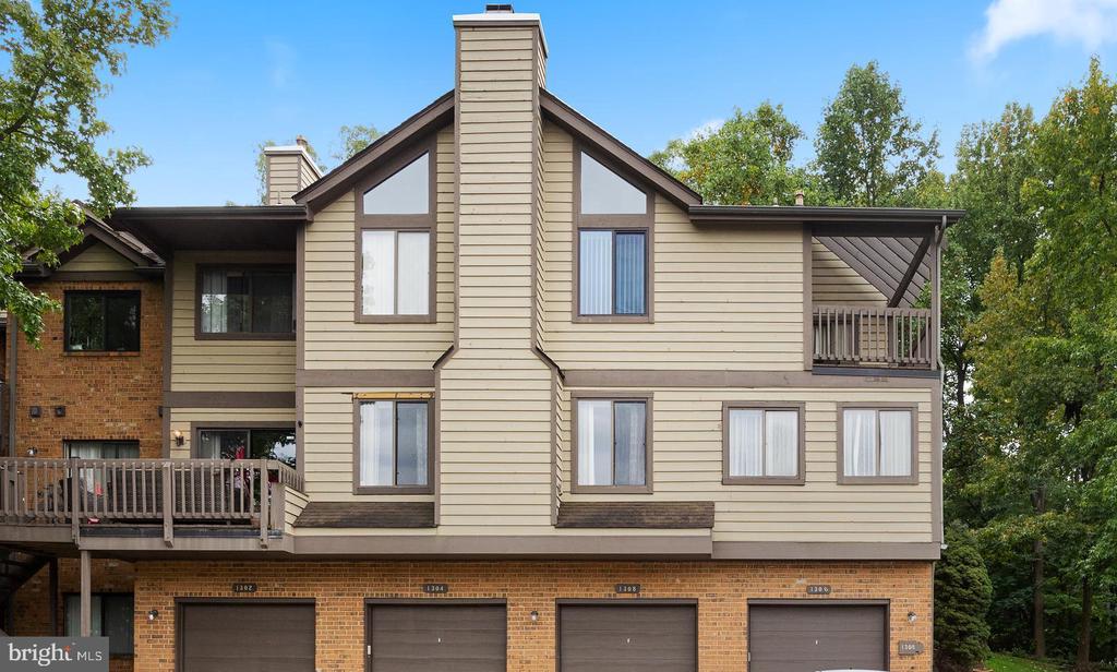 Augusta Cir, Mount Laurel, NJ 08054