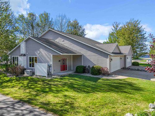 122 Davidsen Shores Dr, Cadillac, MI, 49601-7000 | Card Image